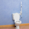 Bras d'appui pliant Devon Elite avec pied pour toilettes en position verticale