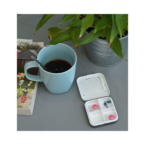 boîte carré pour médicament électronique journalier à 4 alarmes sonore ou vibreur