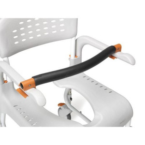 Barre de maintien pour chaise de douche Etac Clean noir et orange clipsé sur les accoudoirs