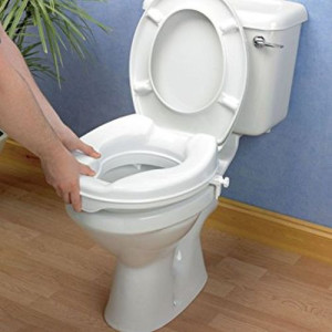 Rehausseur de toilettes Savanah se fixe sans démonter l'abattant existant