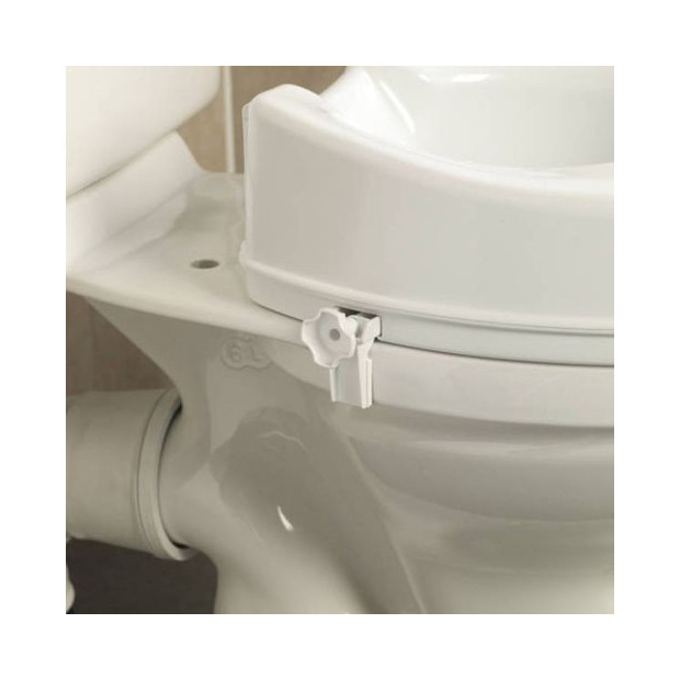 Rehausseur de toilettes Savanah avec couvercle se fixe sur la cuvette grâce à 2 crochets latéraux