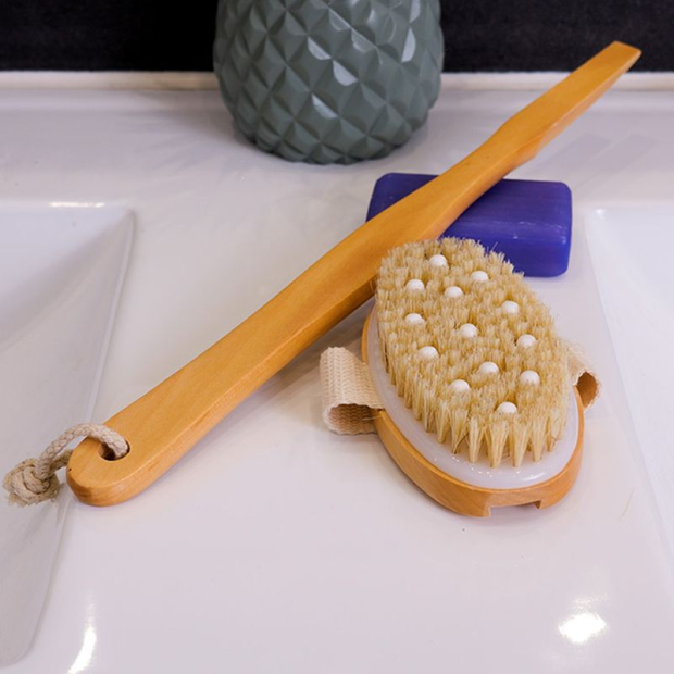 Brosse pour faciliter la toilette ergonomique incurvé en bois