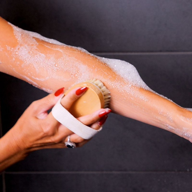 Brosse de bain ergonomique