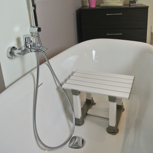 Tabouret de bain Savanah se fixe au fond de la baignoire