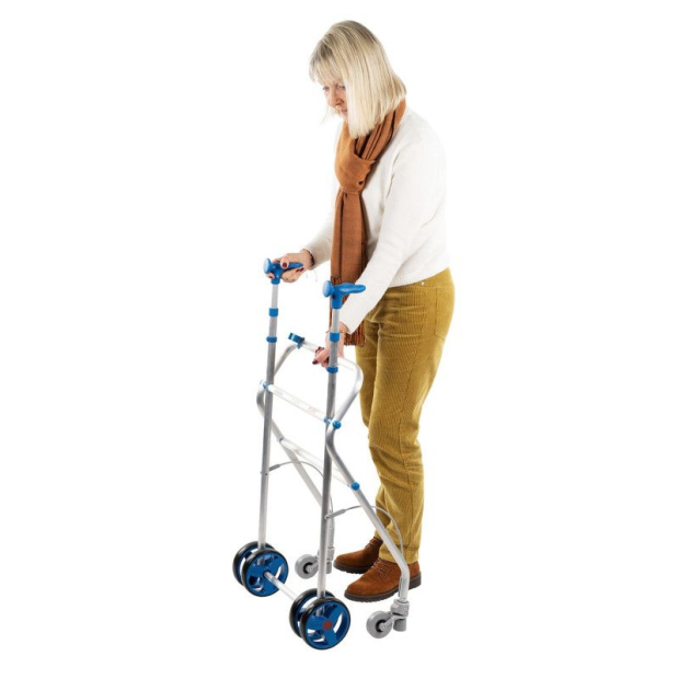 Déambulateur Rollating Bleu se plie facilement