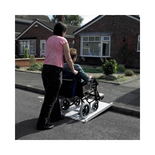 Rampe d'accès fixe pour scooter et fauteuil roulant