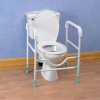 Le cadre de toilettes Prima est réglable en largeur AVEC DES ACCOUDOIRS EN OPTION
