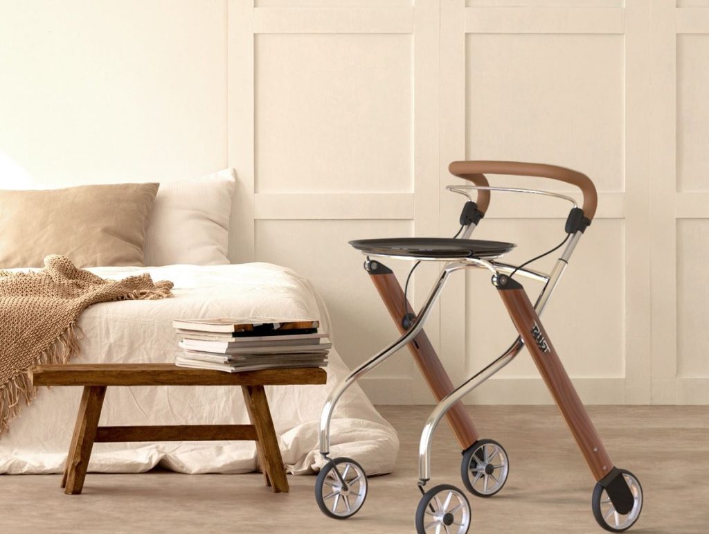 deambulateur ds un salon deambulateur d'intérieur 4 roues dans un salon